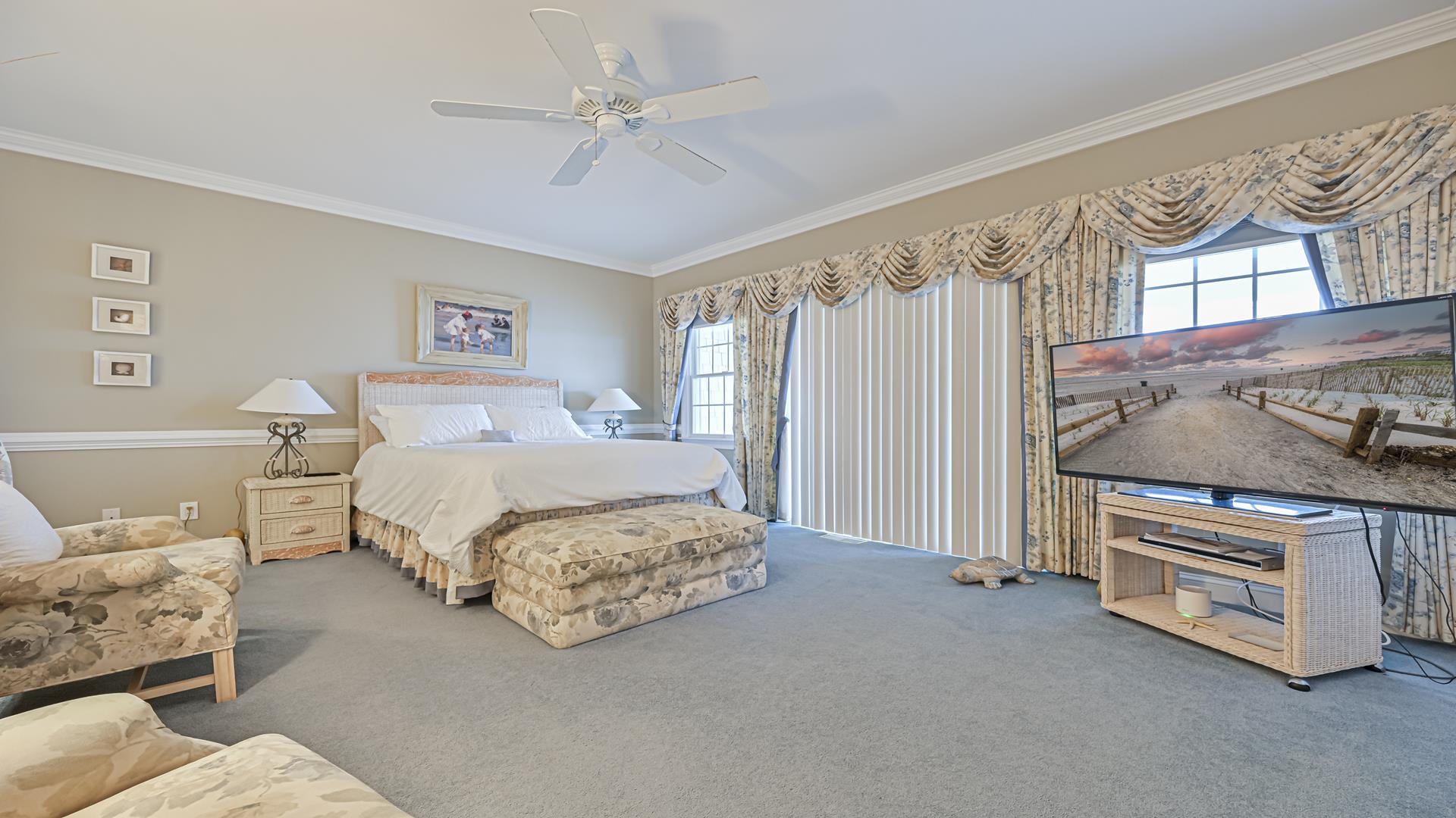 306 Dolphin Dr, Brigantine (Beach Block)