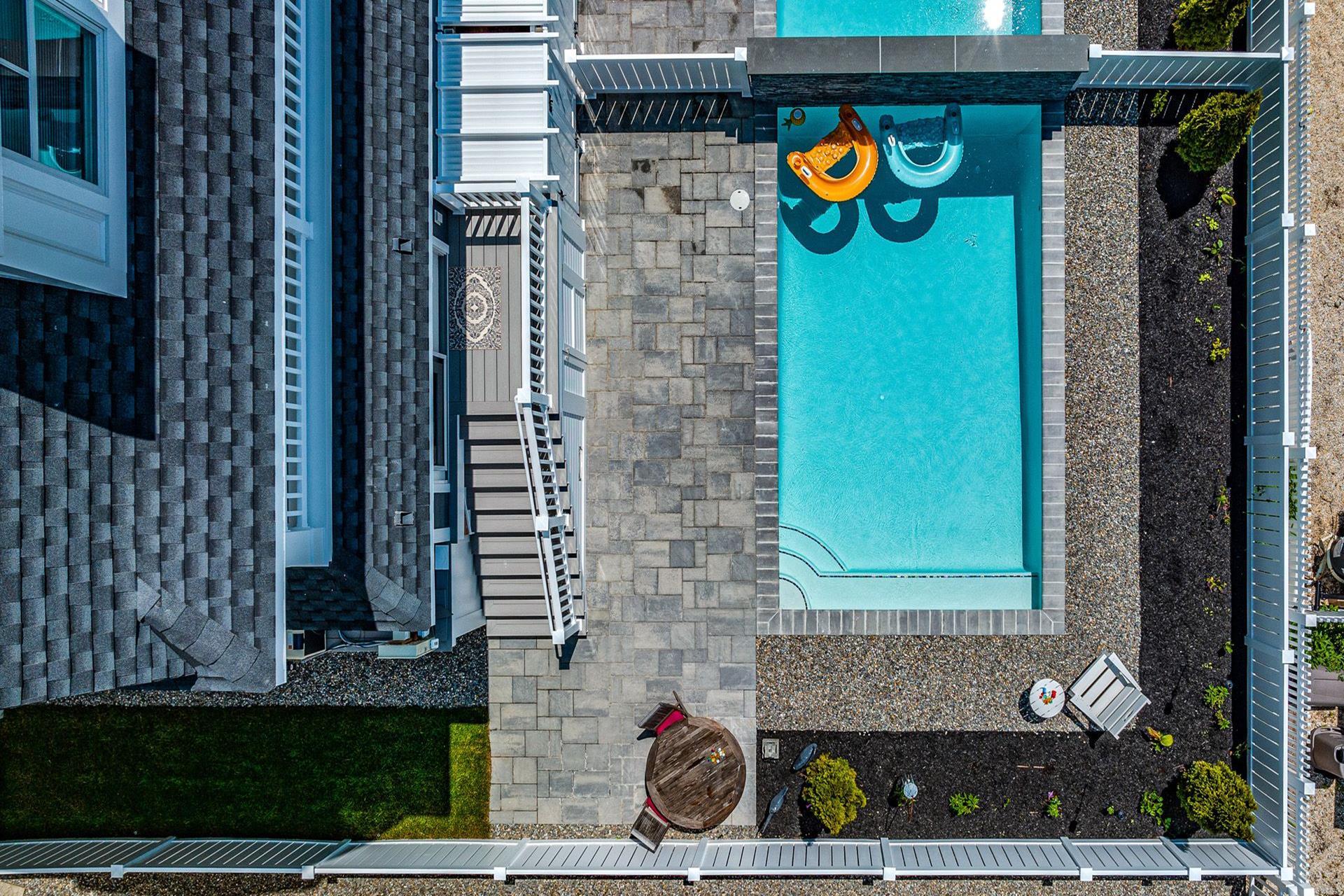 218 25th Street, Avalon COMPASS RE Avalon