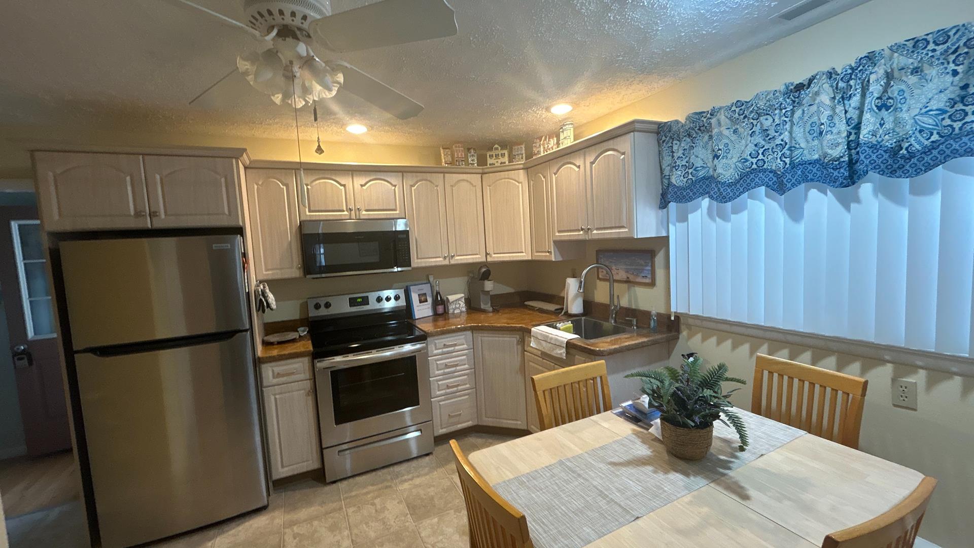 116 East Monterey Avenue, Wildwood Crest (Wildwood Crest Beach Side)