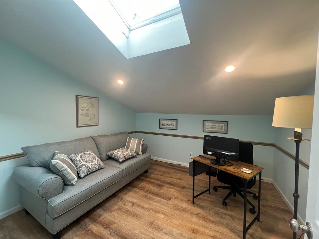 Water View, Lots of Space, 10 Blocks to CM Beach | Photo 18