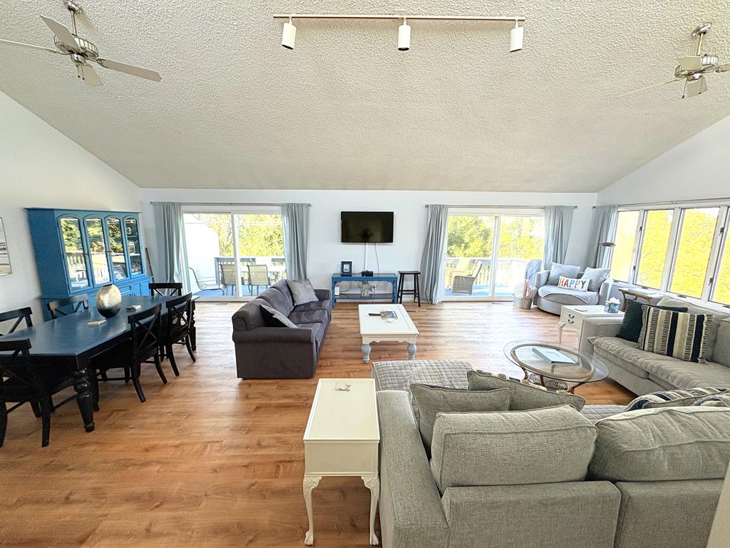 Water View, Lots of Space, 10 Blocks to CM Beach | Photo 21