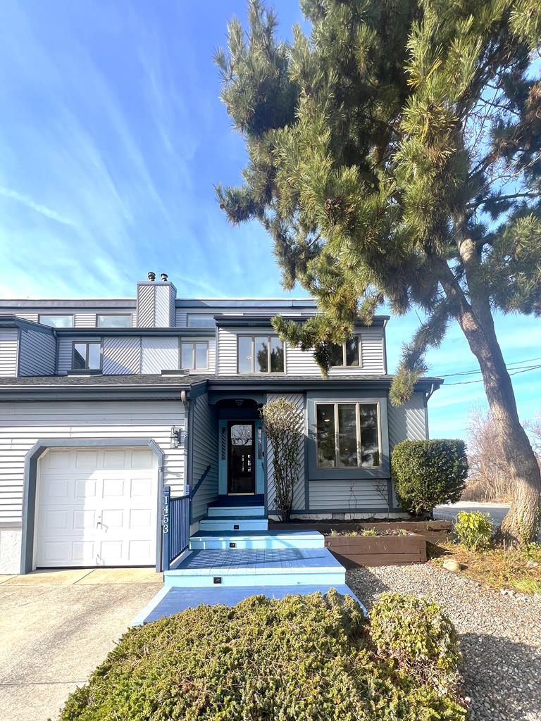 Water View, Lots of Space, 10 Blocks to CM Beach | Photo 4