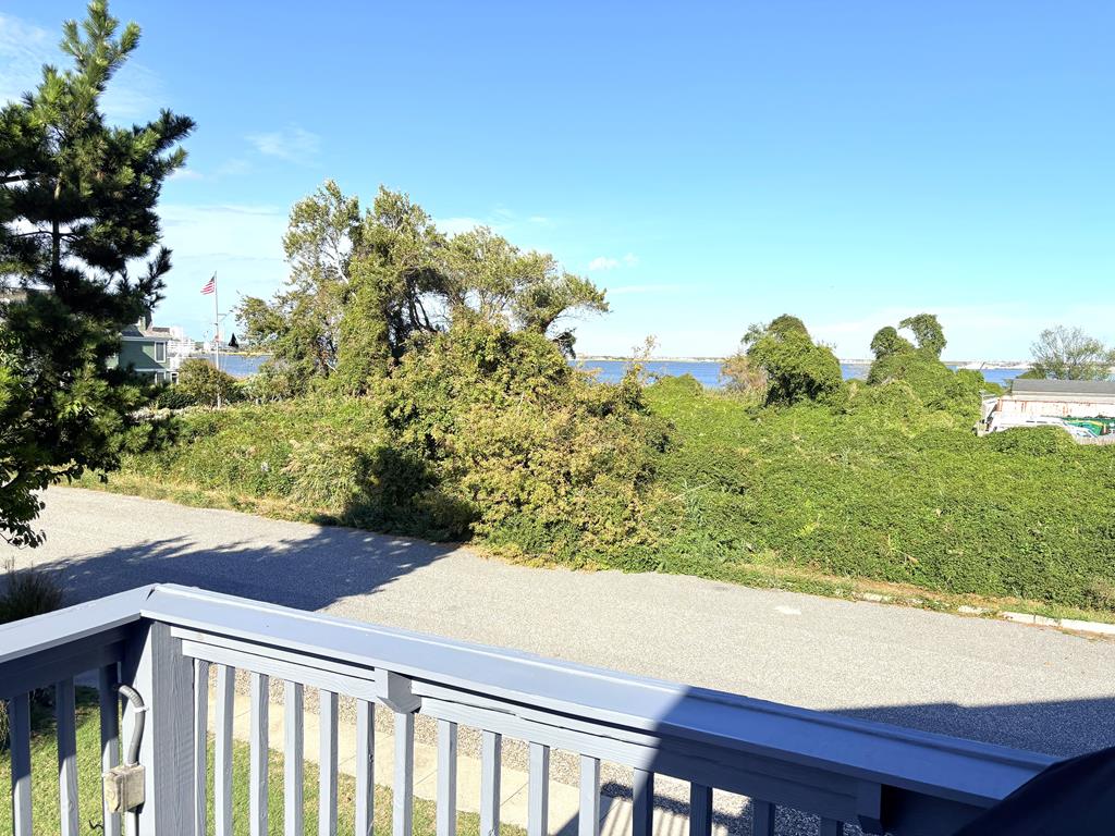 Water View, Lots of Space, 10 Blocks to CM Beach | Photo 26