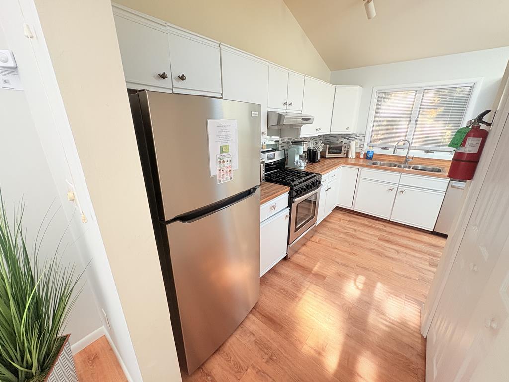 Water View, Lots of Space, 10 Blocks to CM Beach | Photo 27