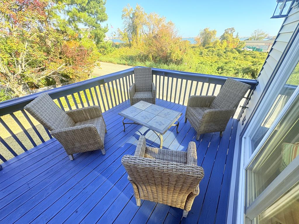 Water View, Lots of Space, 10 Blocks to CM Beach | Photo 30