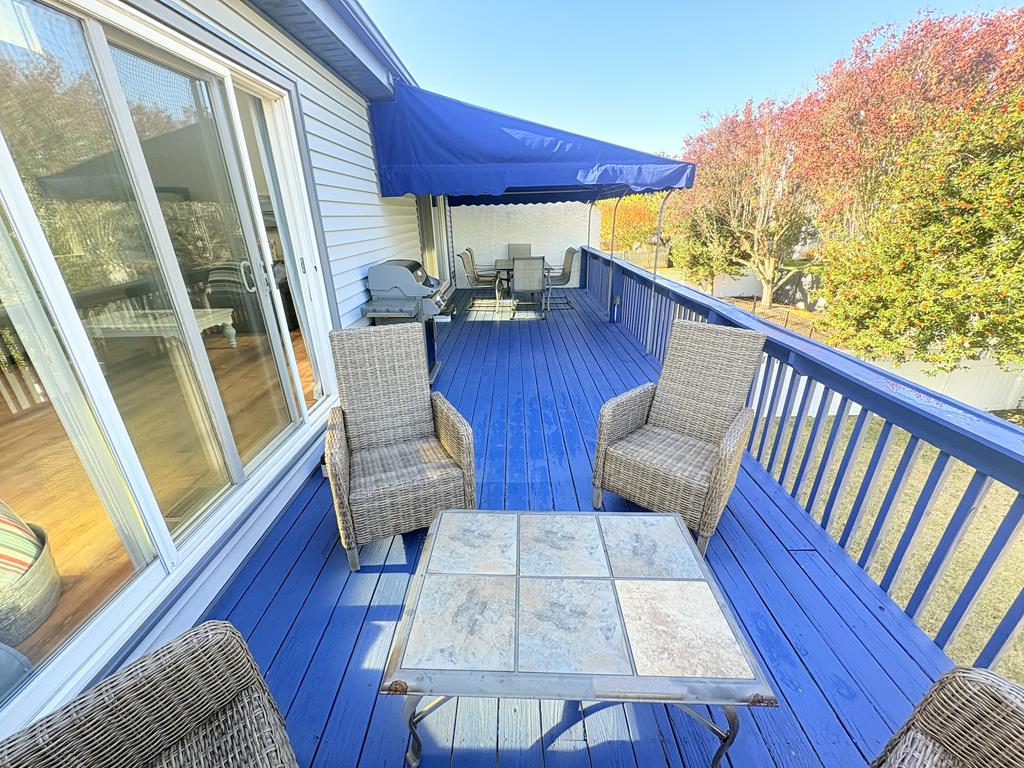 Water View, Lots of Space, 10 Blocks to CM Beach | Photo 31