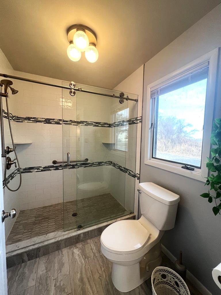 Water View, Lots of Space, 10 Blocks to CM Beach | Photo 9