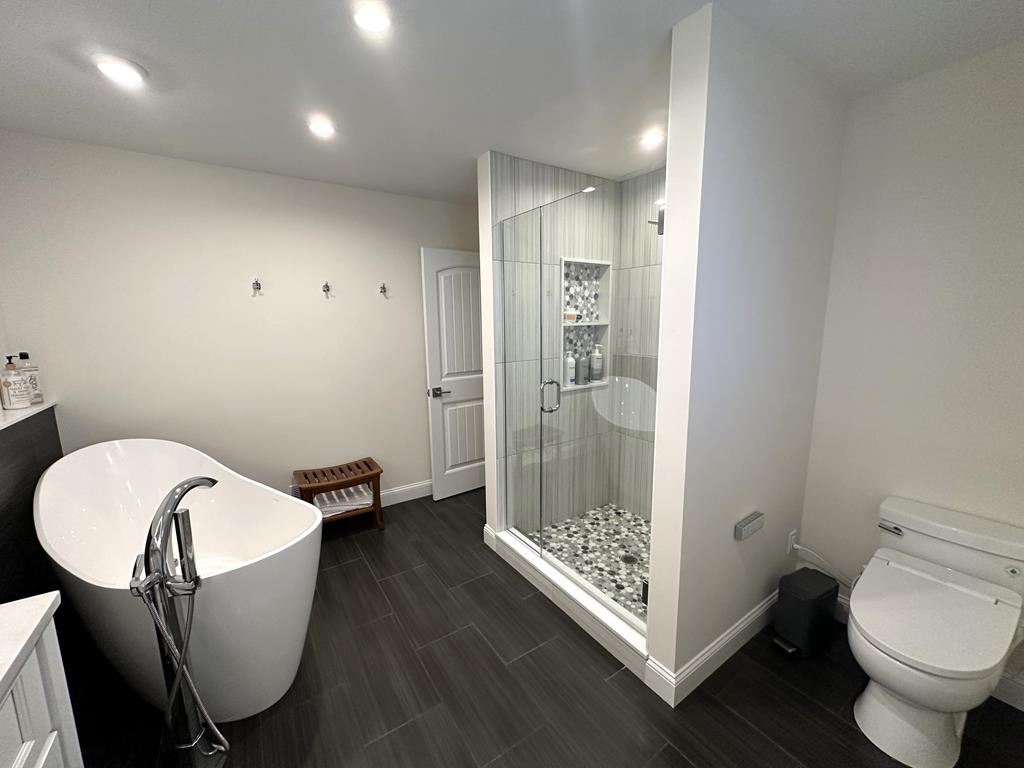 La Dolce Villa - 5 Bedroom Home with Heated Pool! | Photo 18