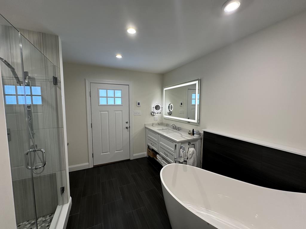 La Dolce Villa - 5 Bedroom Home with Heated Pool! | Photo 19