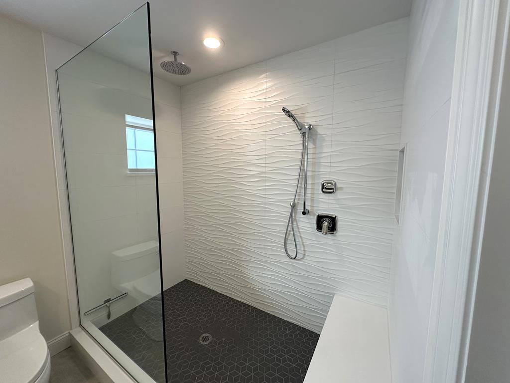 La Dolce Villa - 5 Bedroom Home with Heated Pool! | Photo 29