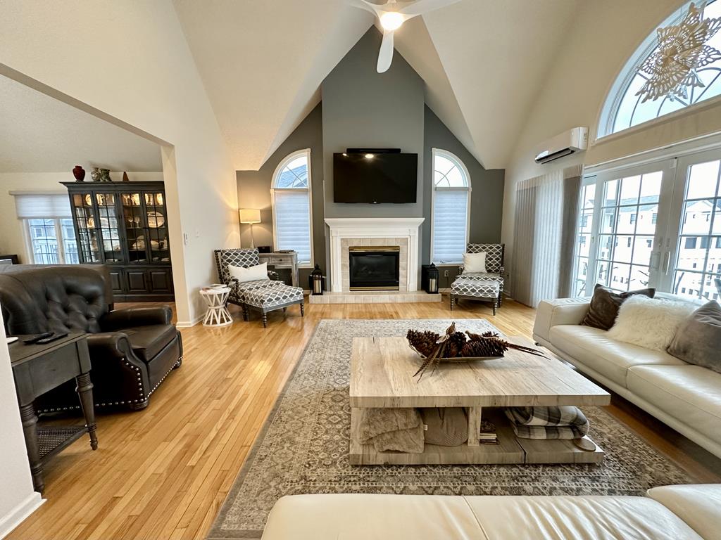 La Dolce Villa - 5 Bedroom Home with Heated Pool! | Photo 5