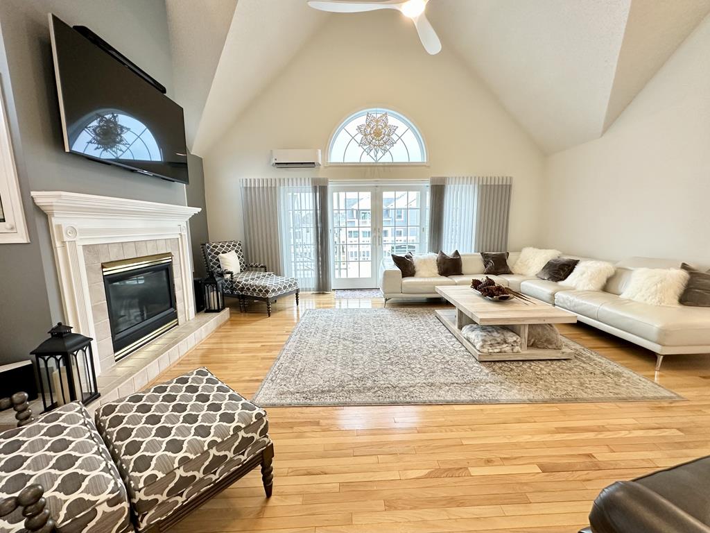 La Dolce Villa - 5 Bedroom Home with Heated Pool! | Photo 6