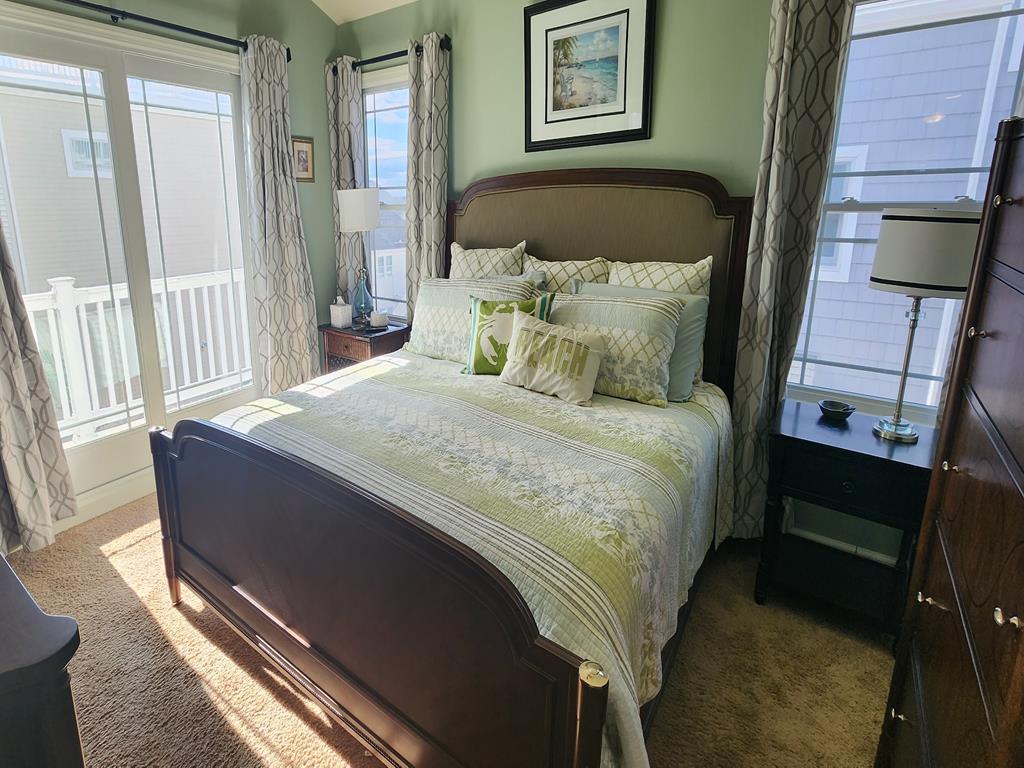 10 E Cape Cod Ln, Peahala Park (Ocean Side)