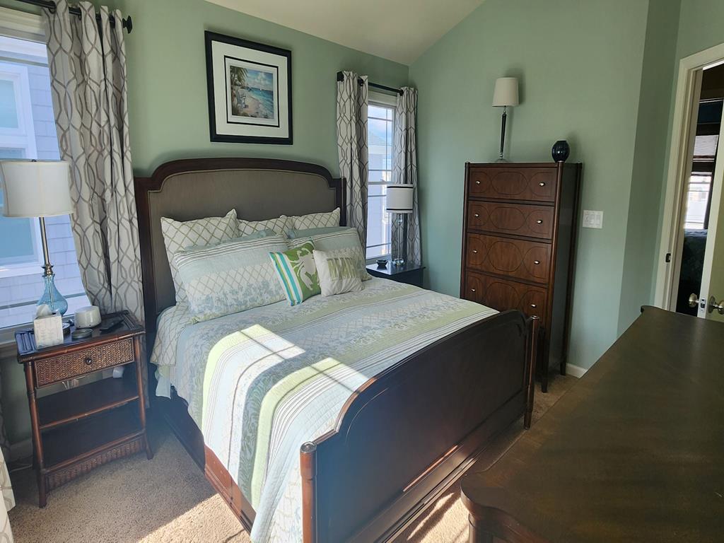 10 E Cape Cod Ln, Peahala Park (Ocean Side)