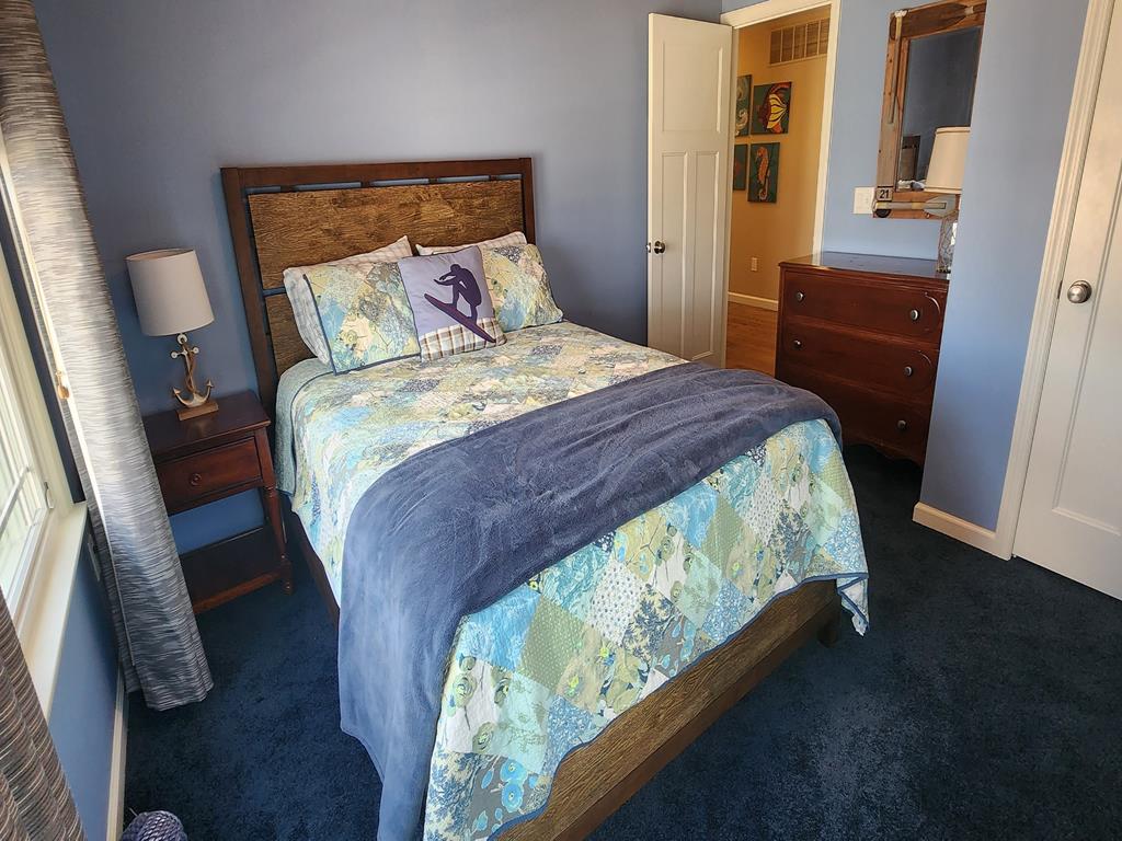 10 E Cape Cod Ln, Peahala Park (Ocean Side)