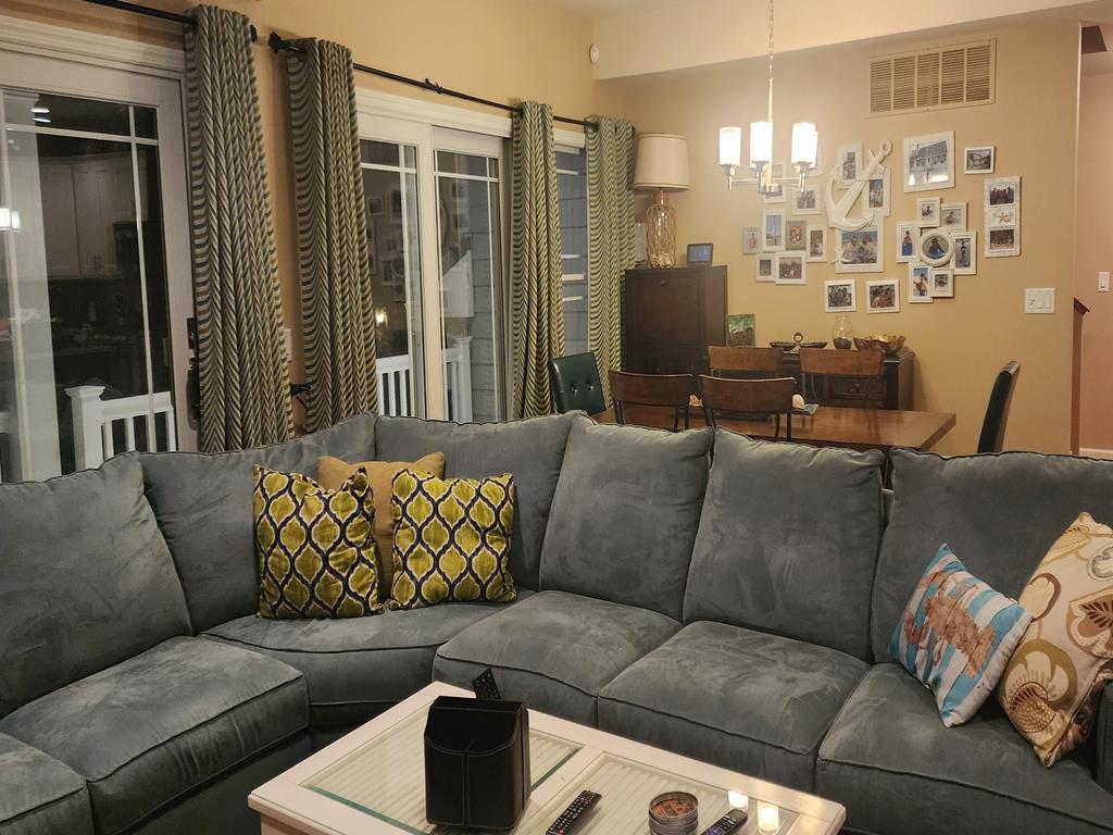 10 E Cape Cod Ln, Peahala Park (Ocean Side)