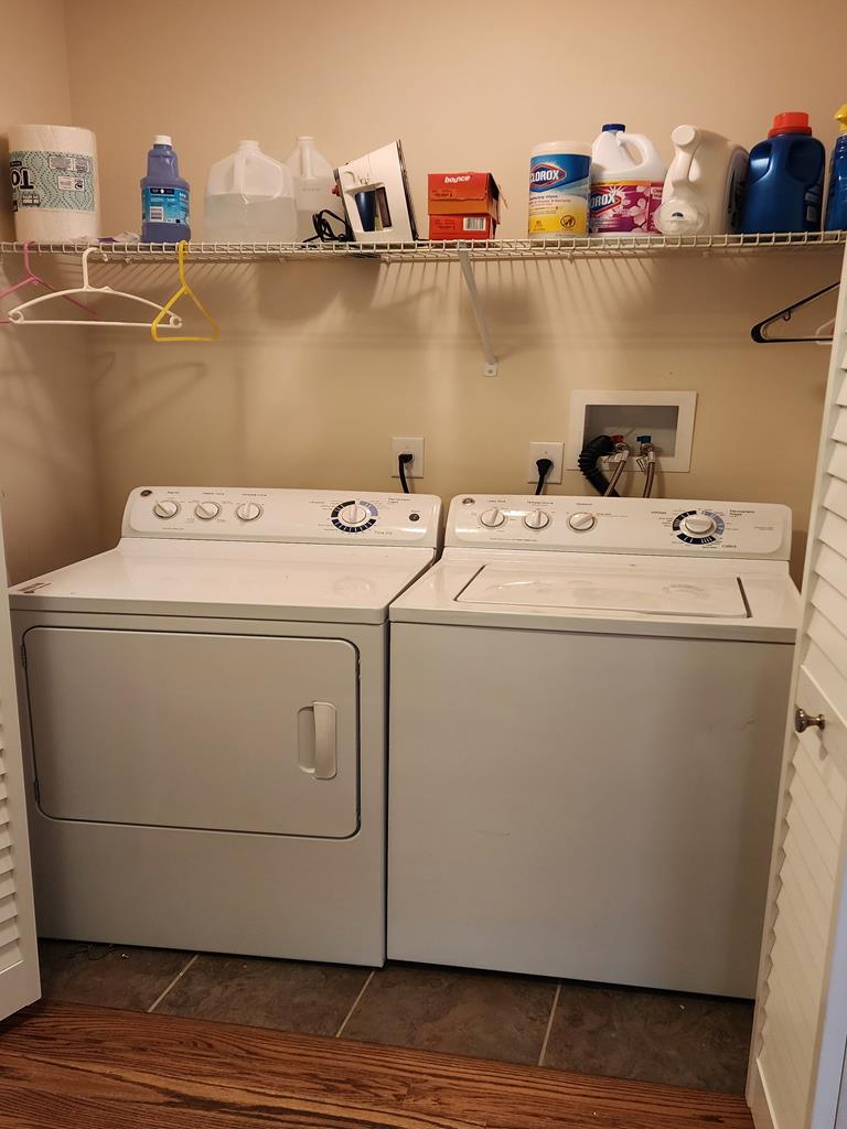 10 E Cape Cod Ln, Peahala Park (Ocean Side)