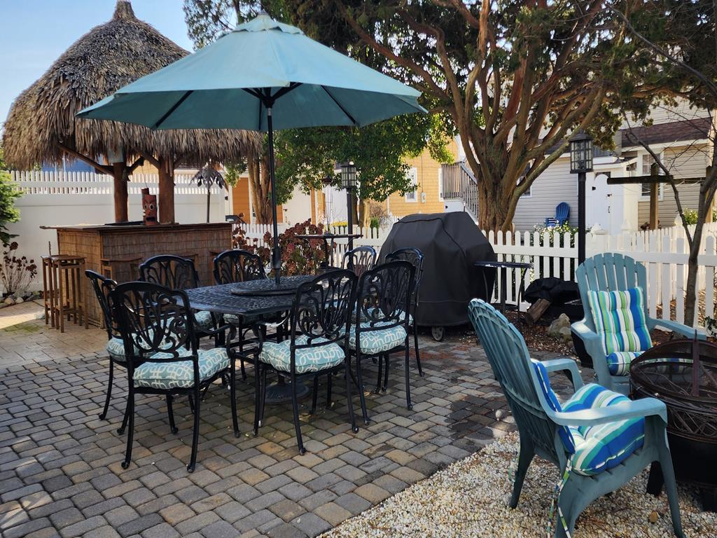 10 E Cape Cod Ln, Peahala Park (Ocean Side)