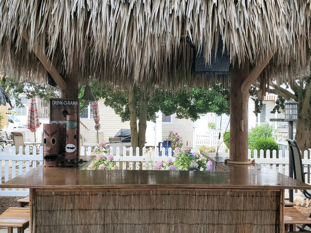 10 E Cape Cod Ln, Peahala Park (Ocean Side)