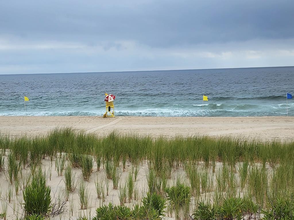 10 E Cape Cod Ln, Peahala Park (Ocean Side)