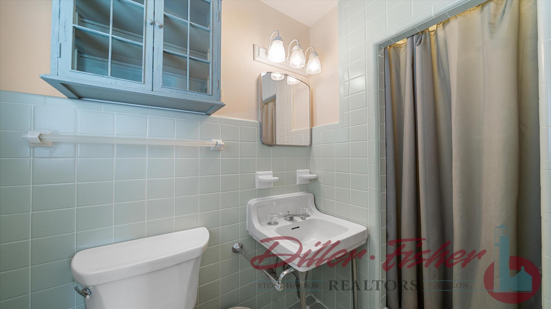 145 97th street, Stone Harbor (1 Block to Beach)