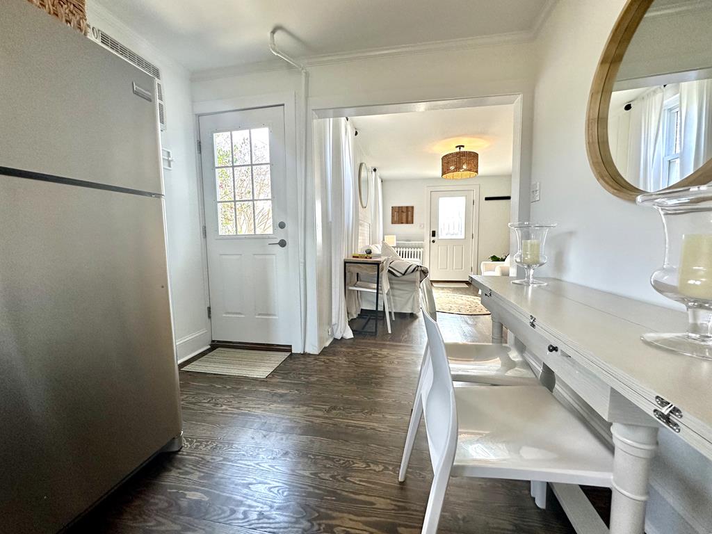 1207 Washington Street - Petite Retreat | Photo 12