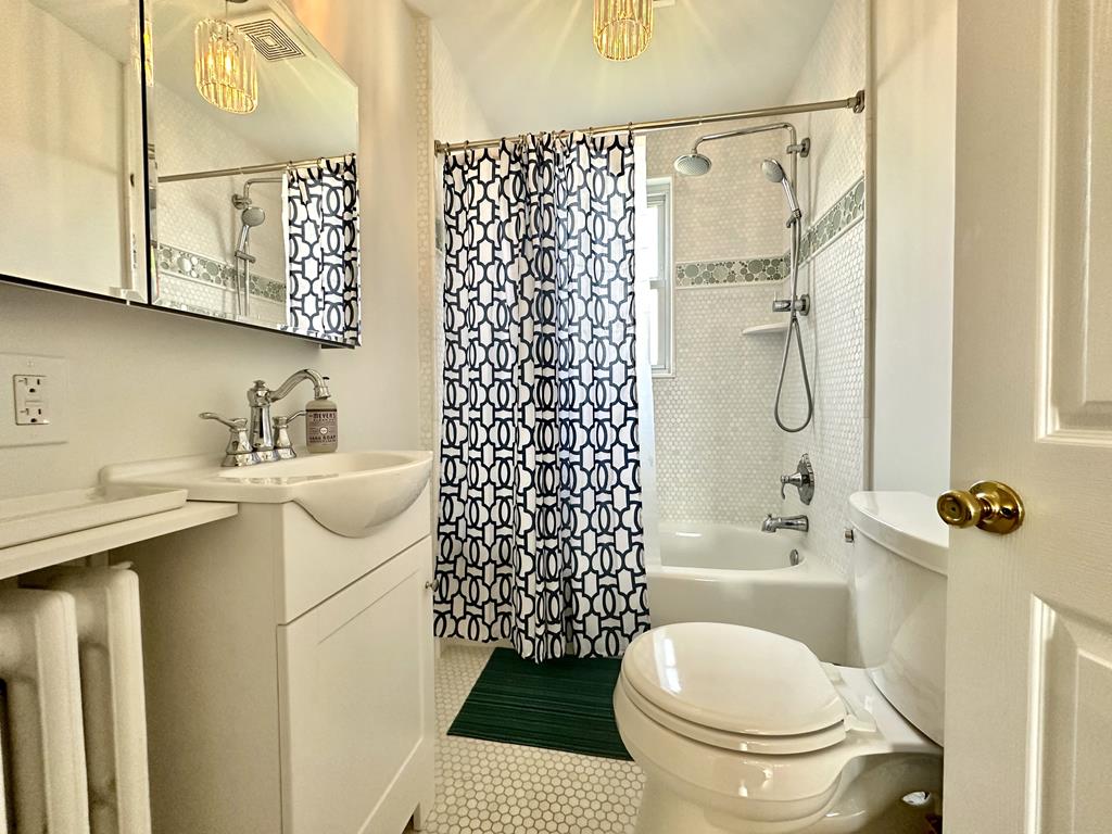 1207 Washington Street - Petite Retreat | Photo 15