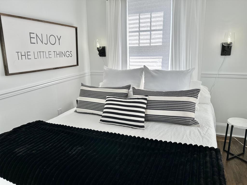 1207 Washington Street - Petite Retreat | Photo 17