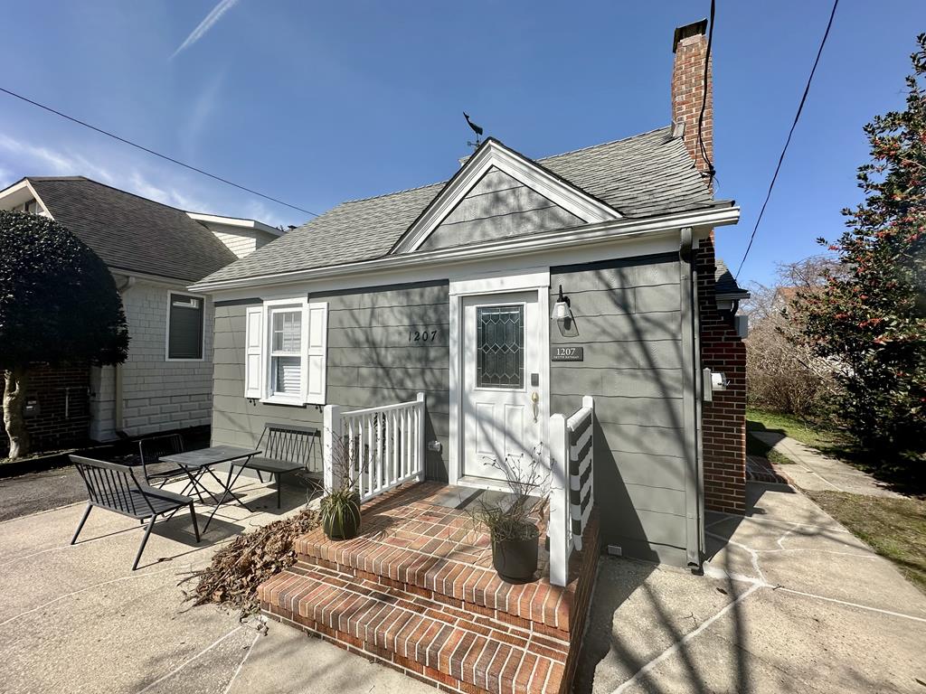 1207 Washington Street - Petite Retreat | Photo 4
