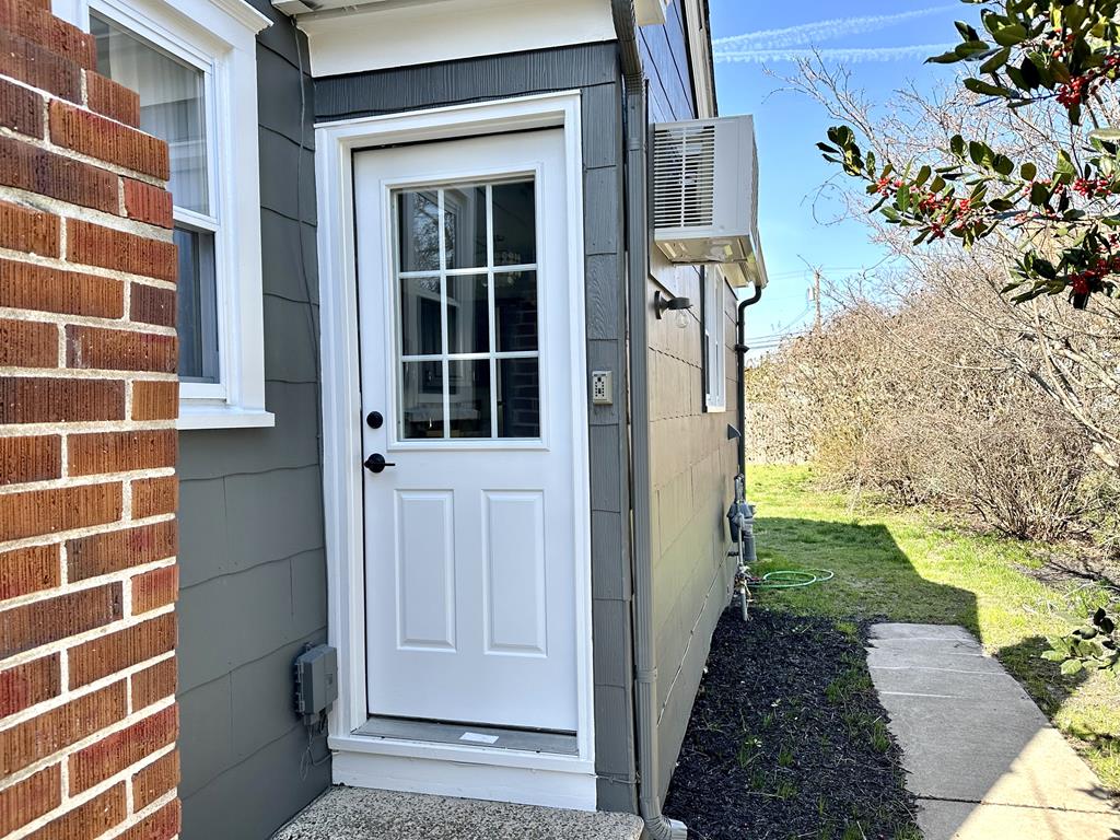 1207 Washington Street - Petite Retreat | Photo 31