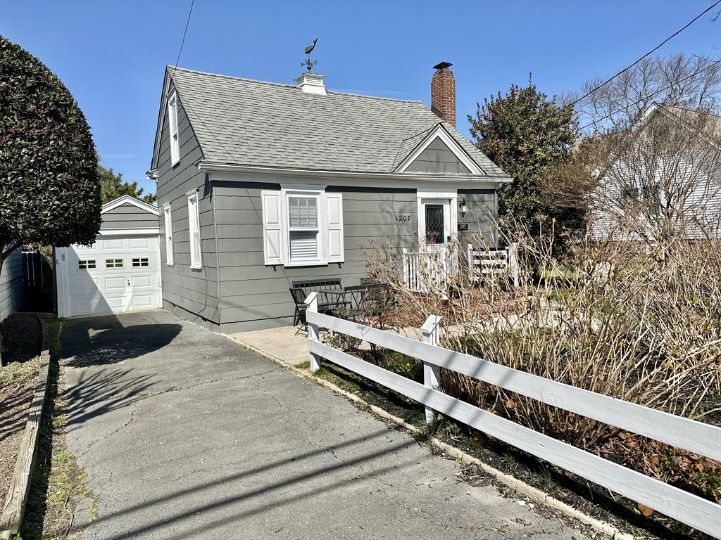 1207 Washington Street - Petite Retreat | Photo 5