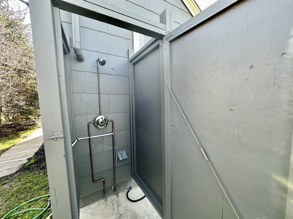 1207 Washington Street - Petite Retreat | Photo 32