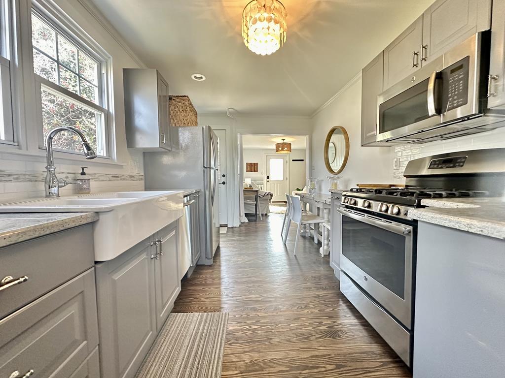 1207 Washington Street - Petite Retreat | Photo 11