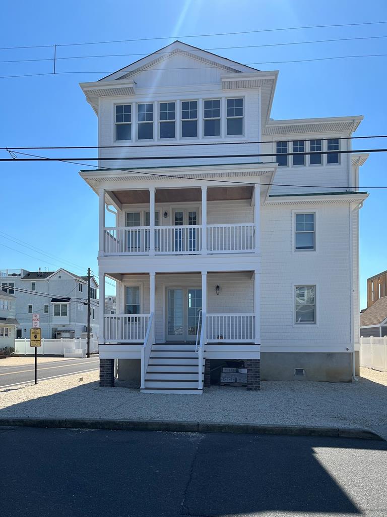 1512 Beach Avenue, North Beach Haven