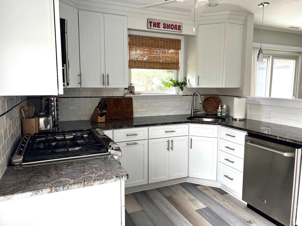 3 Bedroom, 2 Bathroom - 1021 Illinois Ave | Photo 12