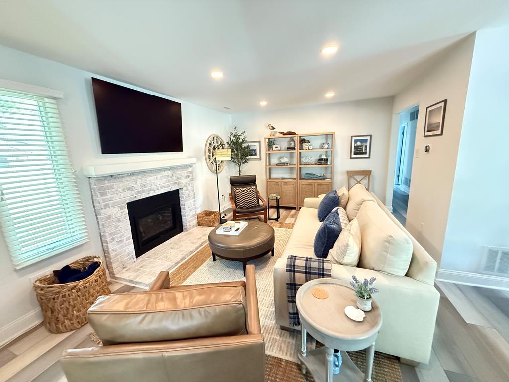 3 Bedroom, 2 Bathroom - 1021 Illinois Ave | Photo 8