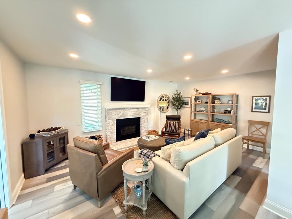 3 Bedroom, 2 Bathroom - 1021 Illinois Ave | Photo 9