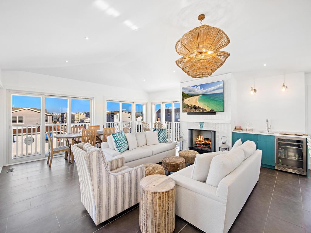 9200 Beach Avenue, Peahala Park (Ocean Side)