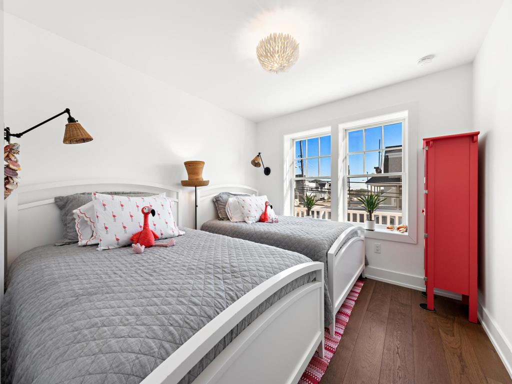 9200 Beach Avenue, Peahala Park (Ocean Side)