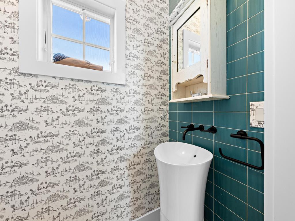 9200 Beach Avenue, Peahala Park (Ocean Side)