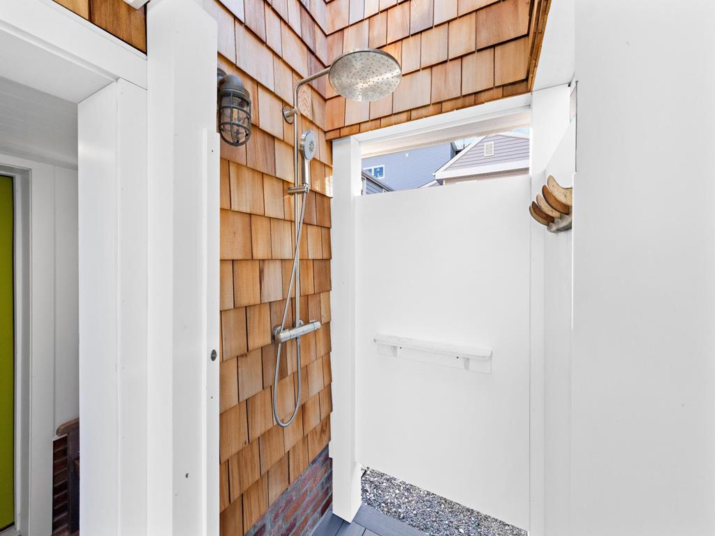 9200 Beach Avenue, Peahala Park (Ocean Side)