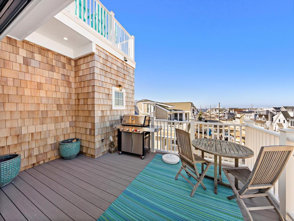 9200 Beach Avenue, Peahala Park (Ocean Side)