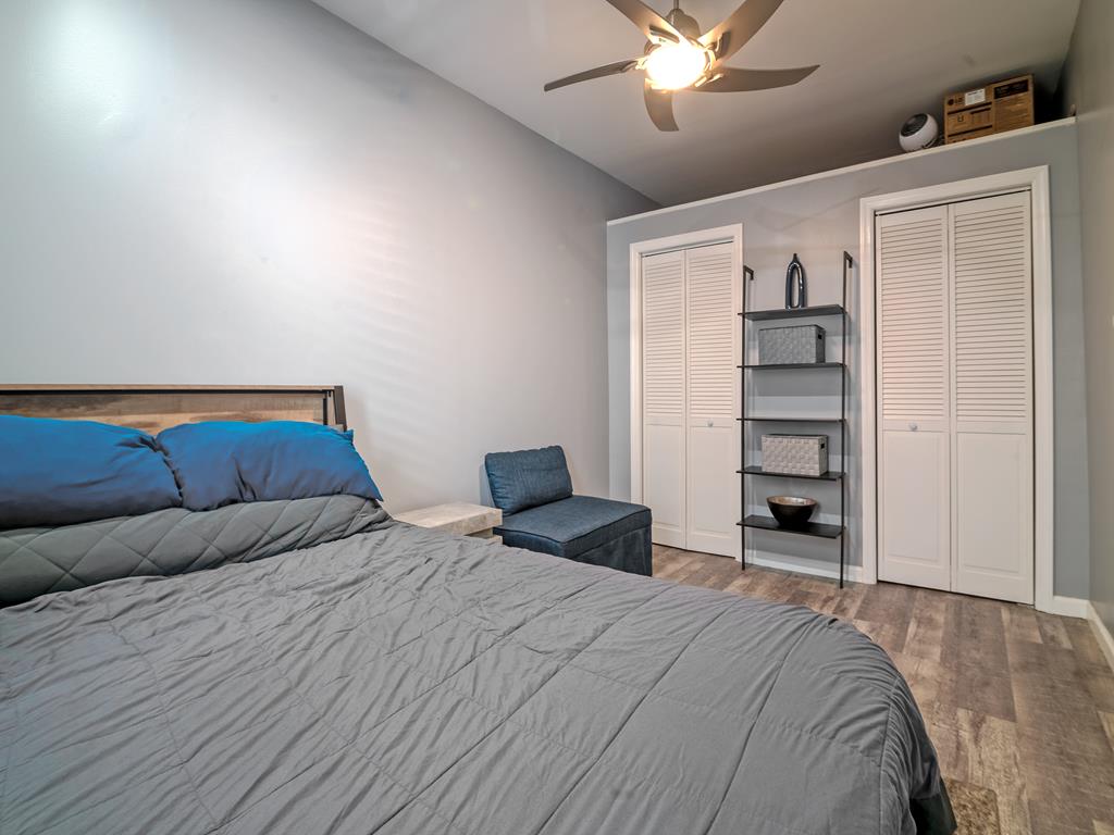 https://realtimerental.com/rrv10/RentalPhotos/1181/1181332.9.jpg