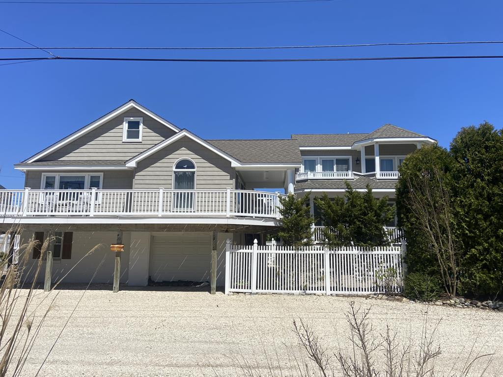 20 Sherwood Way, North Beach (Bay Side)