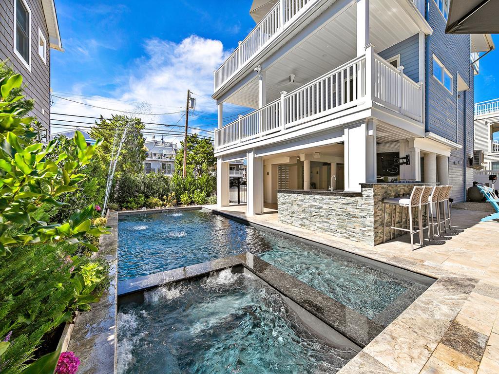 9805 Beach Avenue, Beach Haven Park (Ocean Block)