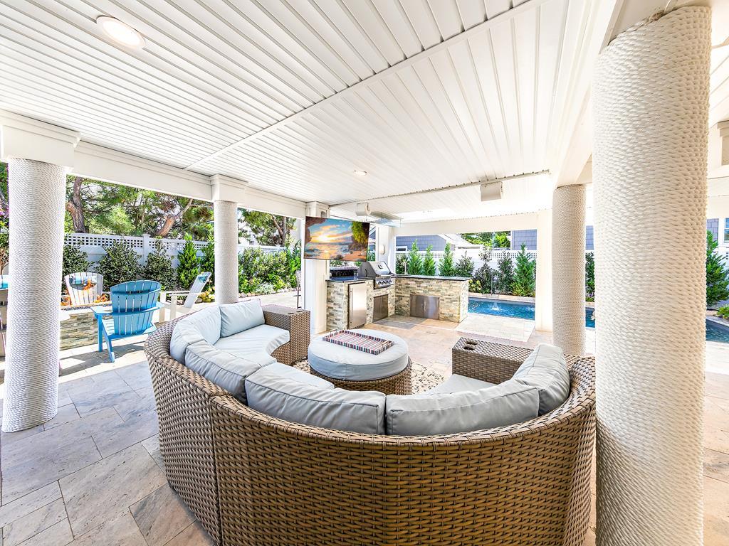 9805 Beach Avenue, Beach Haven Park (Ocean Block)