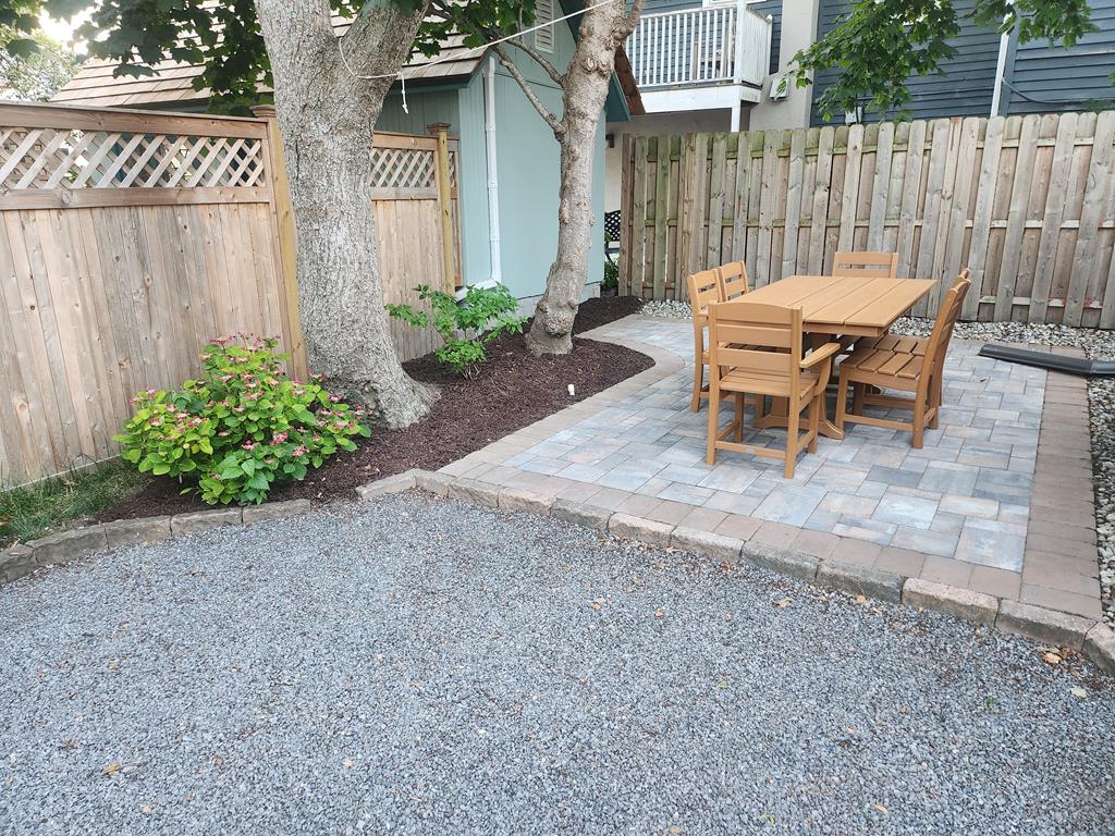 657 Hughes Street Hideaway | Photo 28