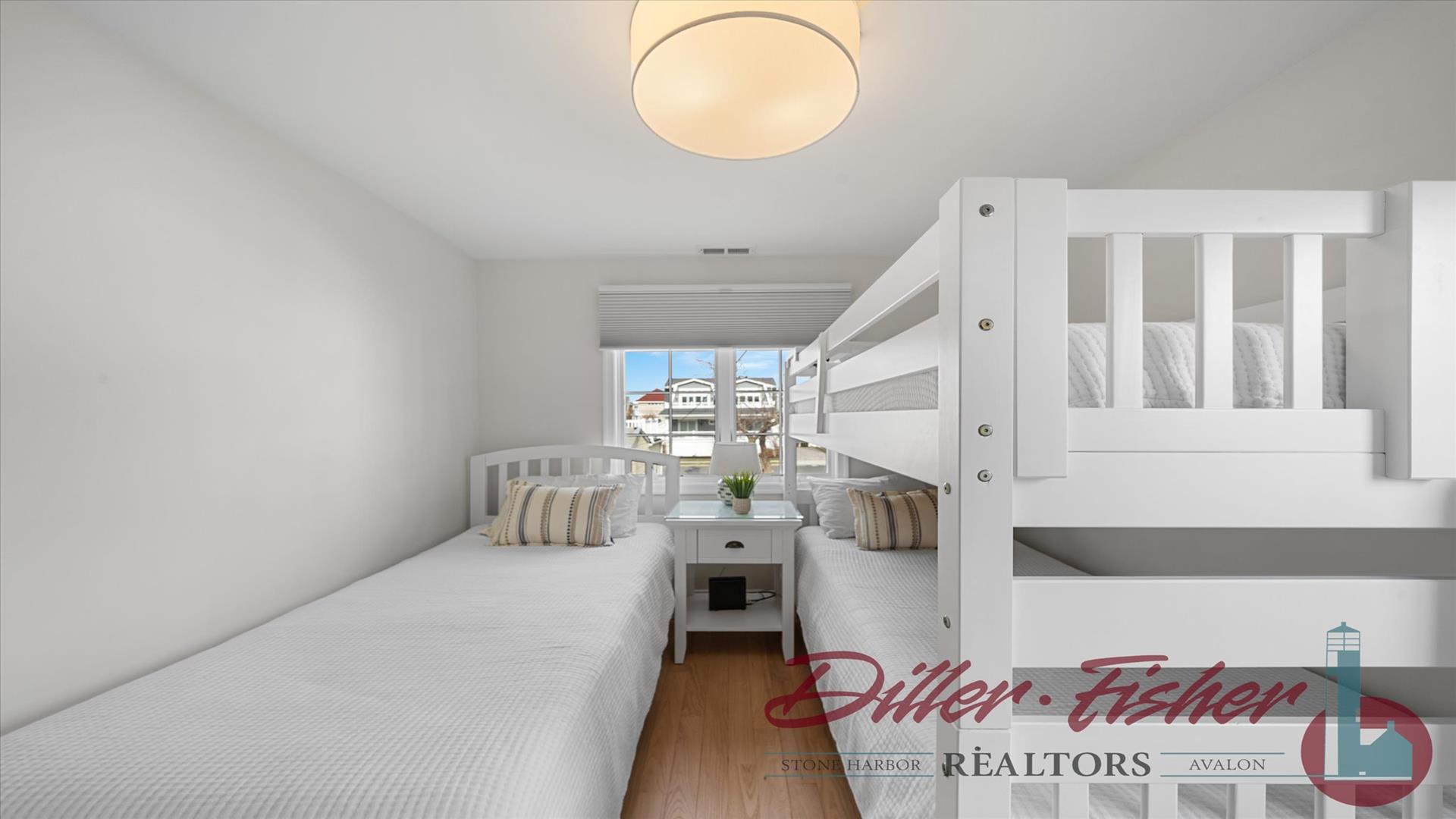 18 Linden Lane, Stone Harbor (Mid-Island)
