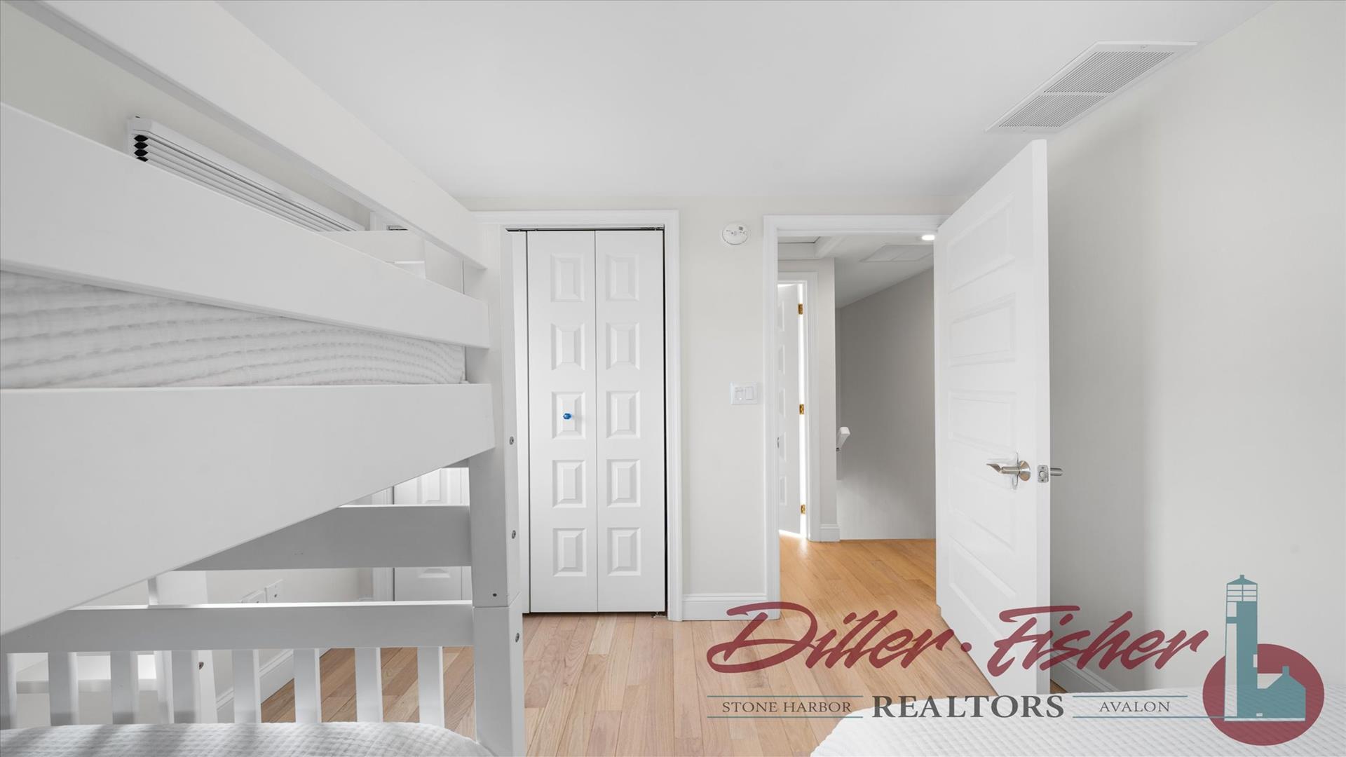 18 Linden Lane, Stone Harbor (Mid-Island)