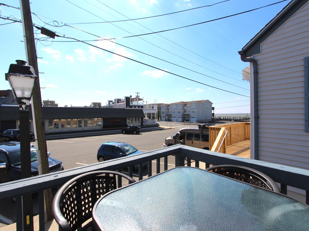 533 Engleside Avenue, Beach Haven (Bay Side)